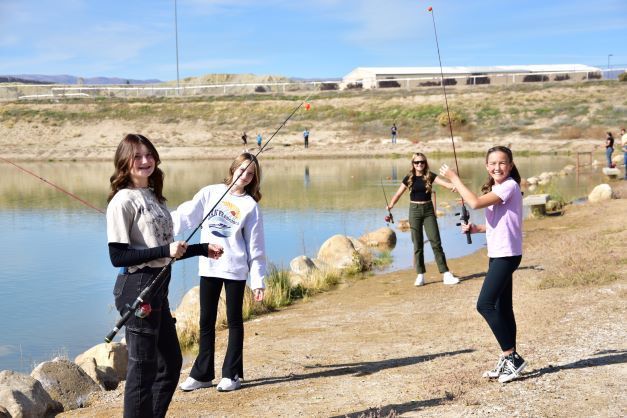 Mont Harmon Students Go Fishing