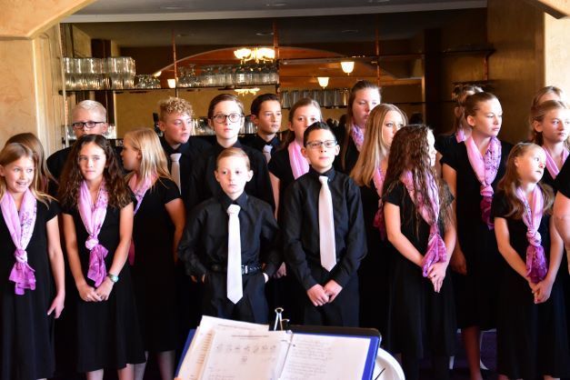 Choir Shares Hope at ISOSLD Luncheon