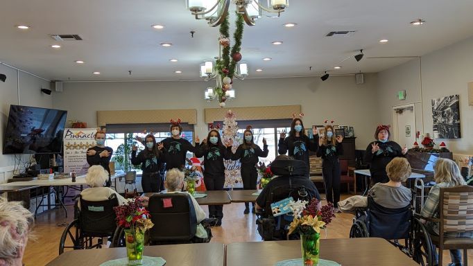 Helper Students Share ASL at Nursing Home