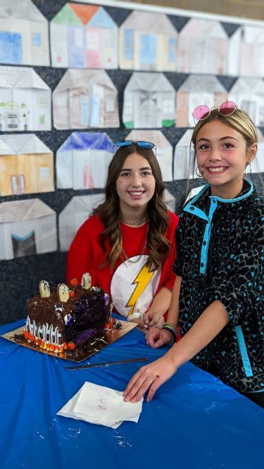 Mont Harmon Students Decorate Spooky Sweets