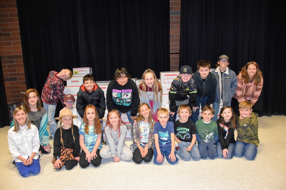 Creekview Elementary wins 1000 books