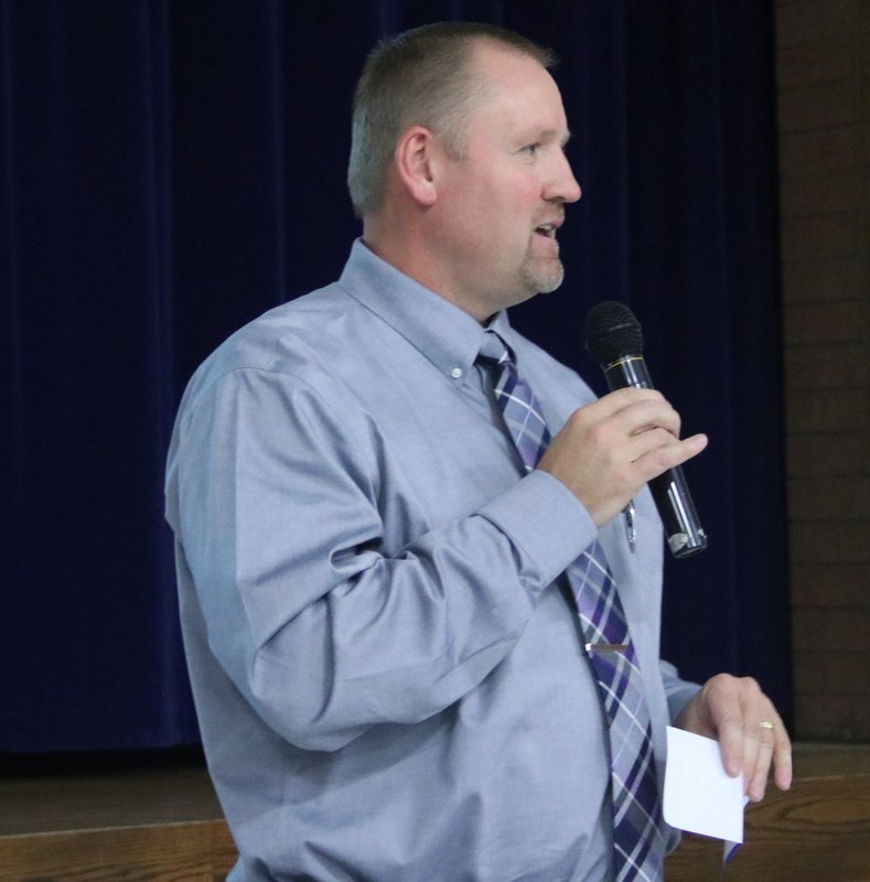 Carbon Superintendent Lance Hatch gave the Keynote Address at this years institute.